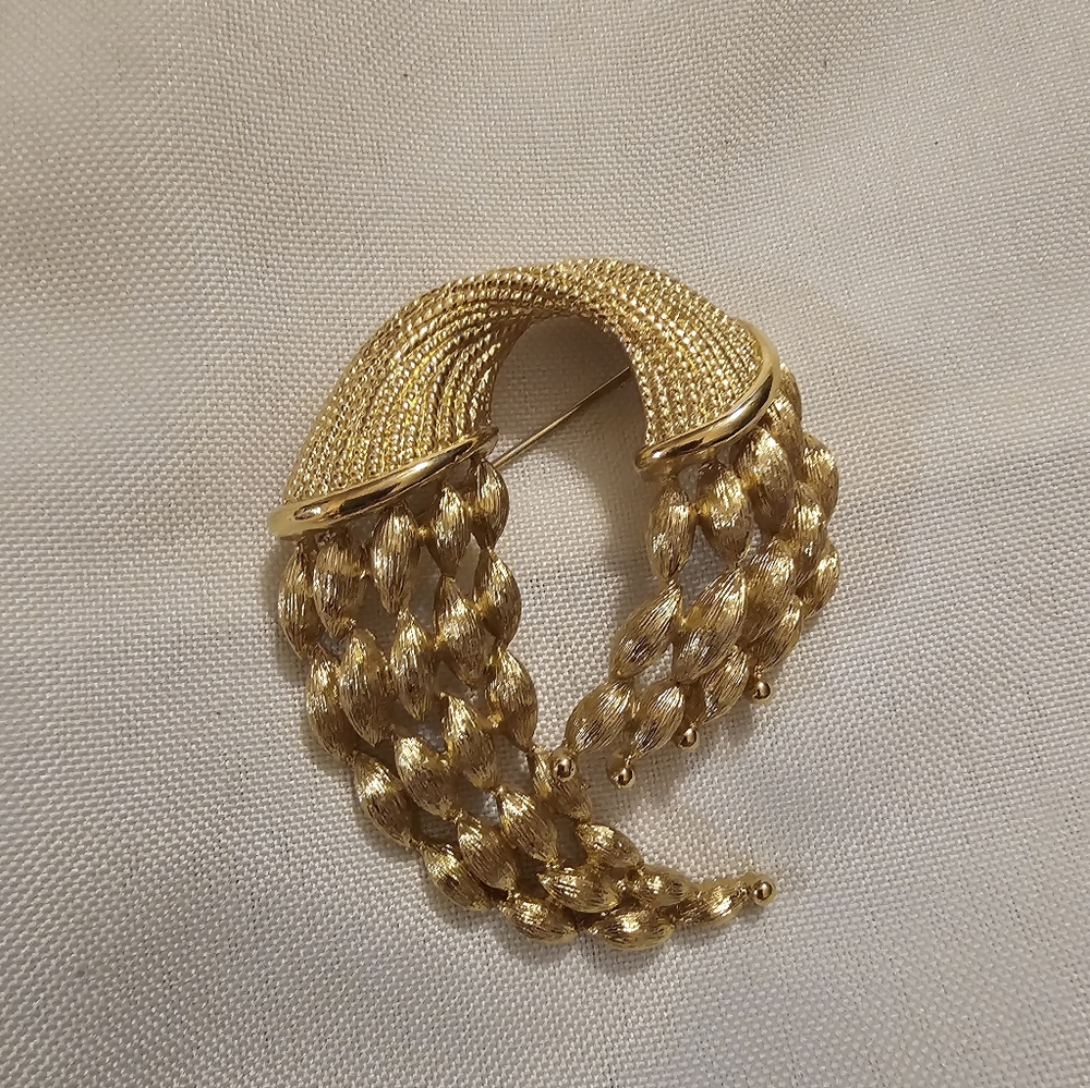 Monet Gold Brooche